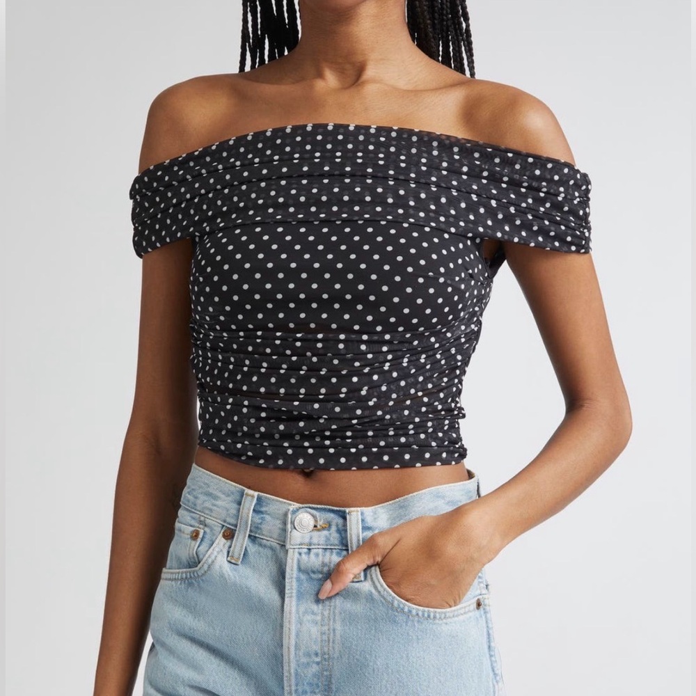 Alice + Olivia Black and White Off-Shoulder Crop Top Medium